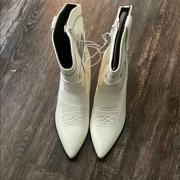 Universal Thread Shoes - Universal Thread Cream Ankle Booties